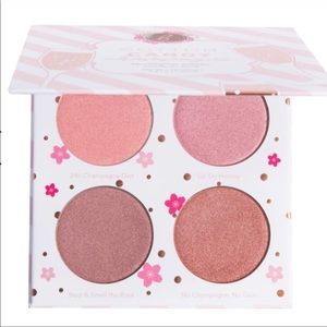 Beauty Bakerie Cotton Candy Champagne blushlighter palette